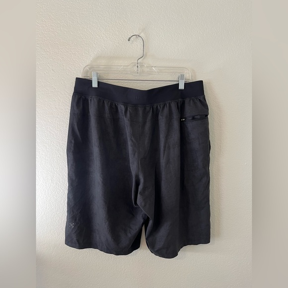 lululemon athletica Dark Gray black Men's Shorts - Picture 2 of 5